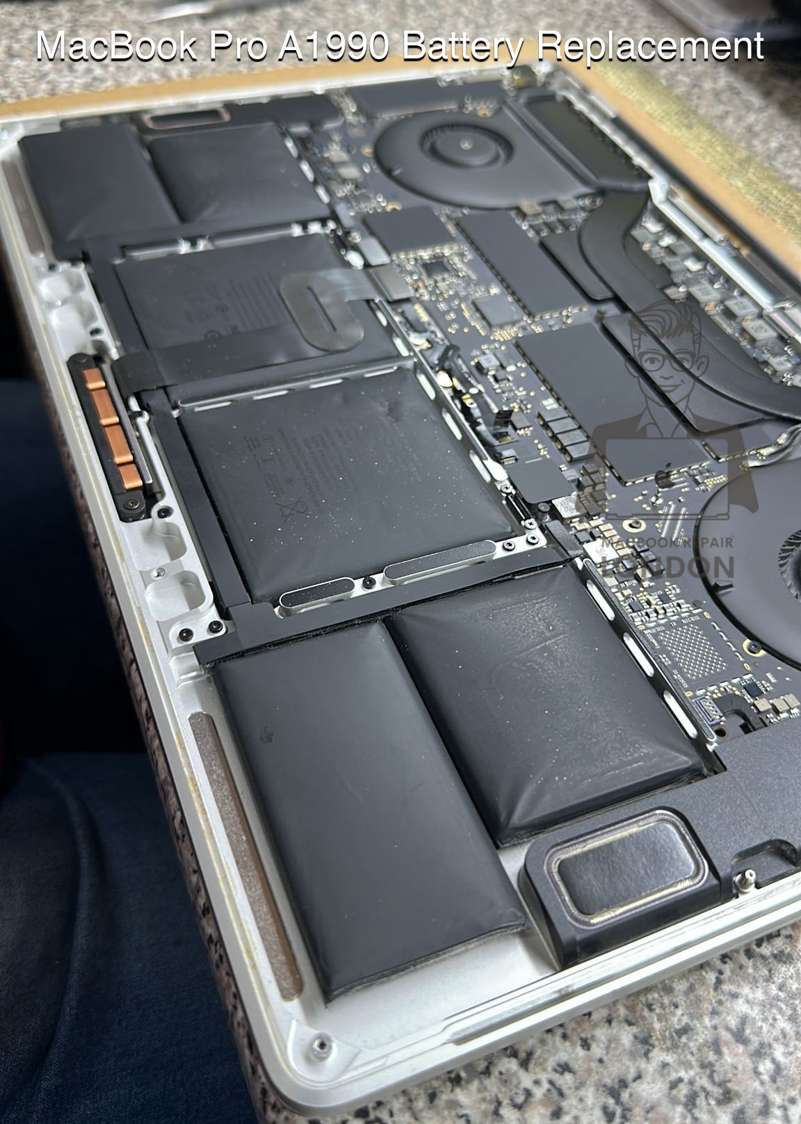 Illustration of Macbook Battery Replacement Process